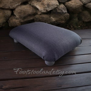 Reposapiés de escritorio de oficina bajo taburete liso de 10 cm y 4&quot; con patas de plástico negro duraderas / reposapiés de taburete hecho a mano / escalón de cama para gato perro mascota