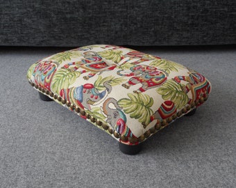 フットスツール　花柄　ヴィンテージ ヴィンテージ木製フットスツール（花柄布張りクッション付き）台湾製