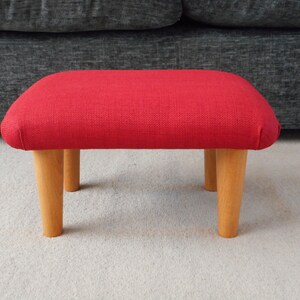 PLUM Little Stool With BUTTON Under Desk for the Office / 9-10 Cm
