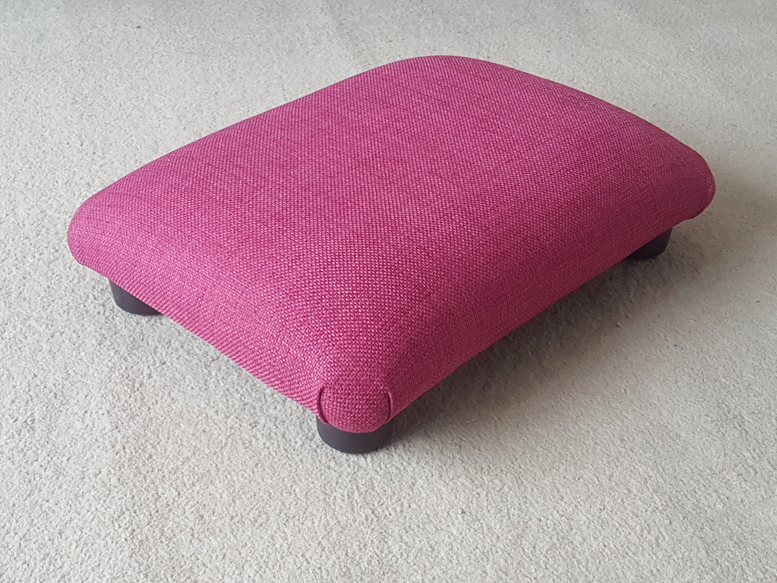 NEW Small Between 10-26 Cm 410 Solid Plain Footstool With Wooden or Plastic  Feet / Upholstered Stool Many Colours Footrest Bed Step Pupil 