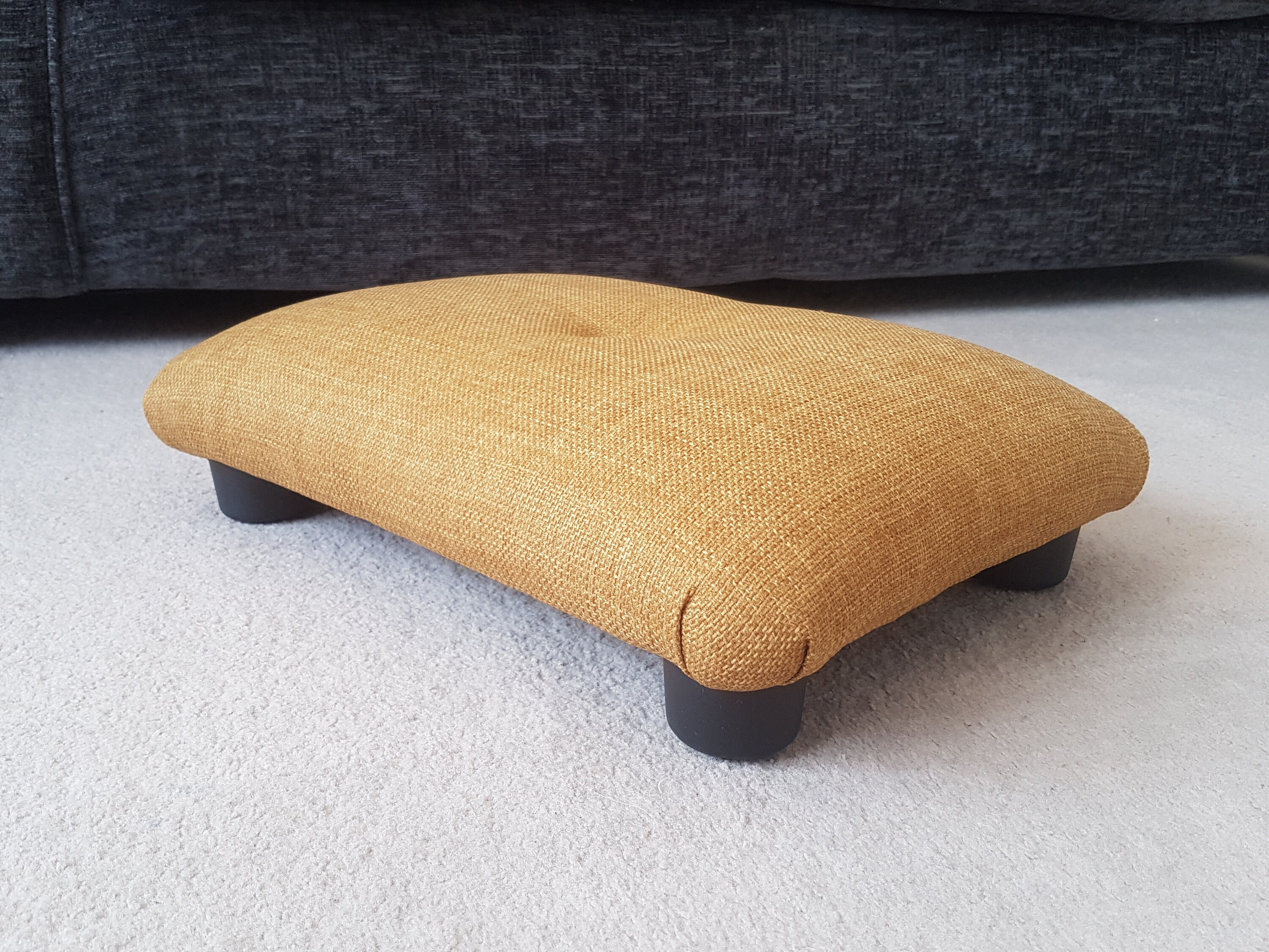 NEW Under Desk Low 10 Cm 4 Footstool With Plastic Feet and Button