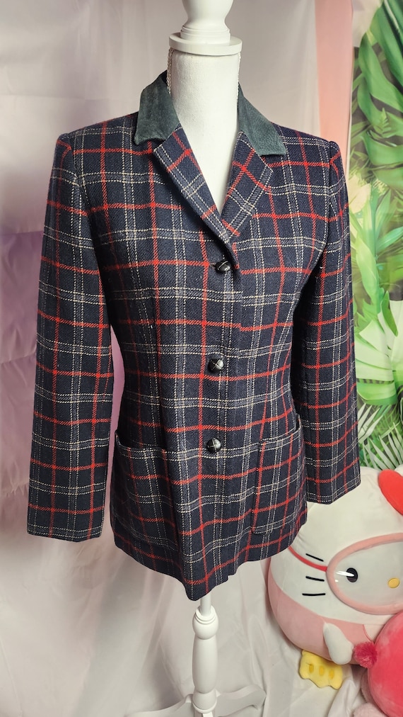 vintage 100% wool blazer with suede collar. riding