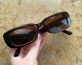 Women Small Rectangle Leopard Sunglasses Vintage Square Eyewear