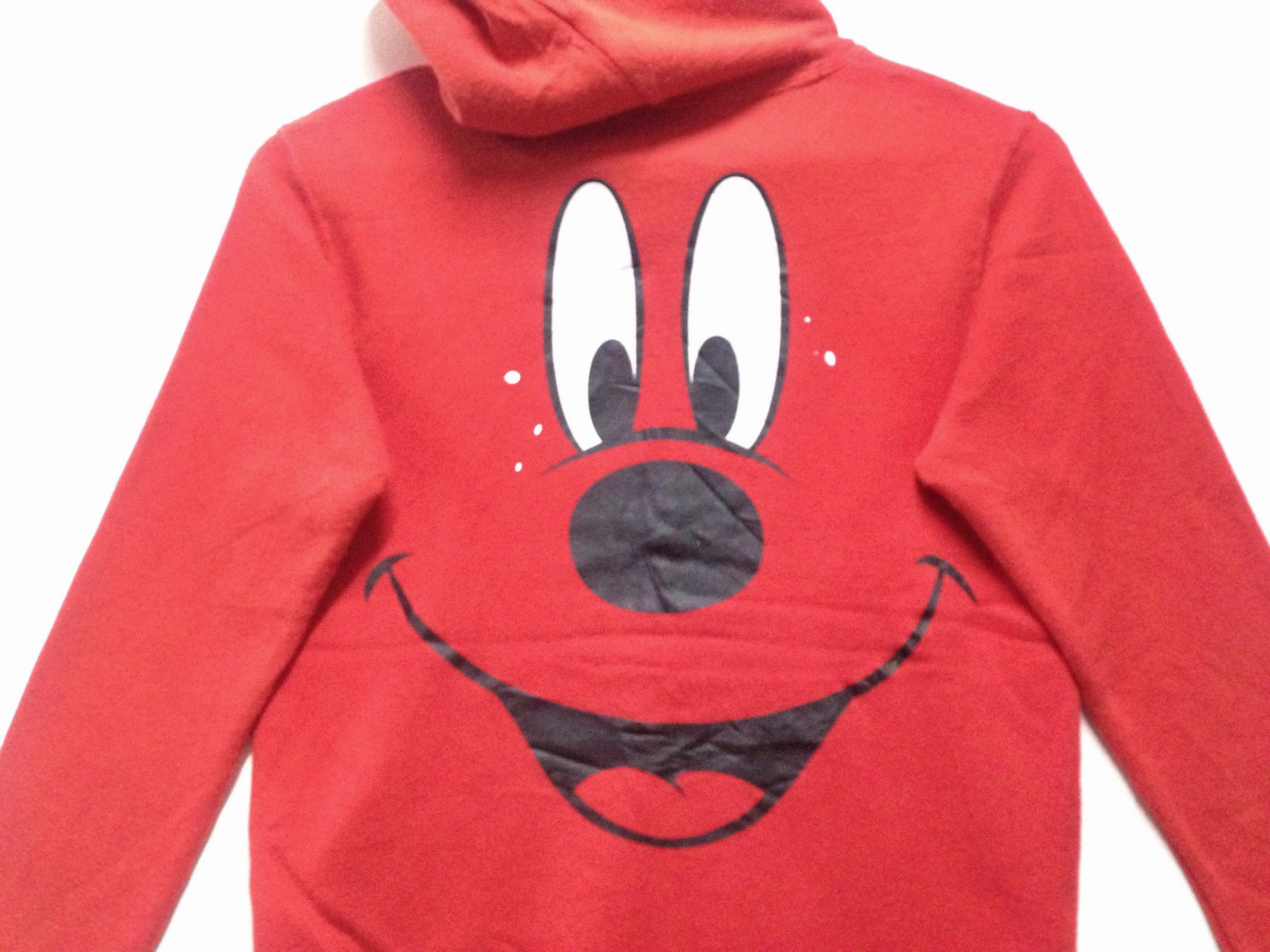 sweater mickey mouse uniqlo