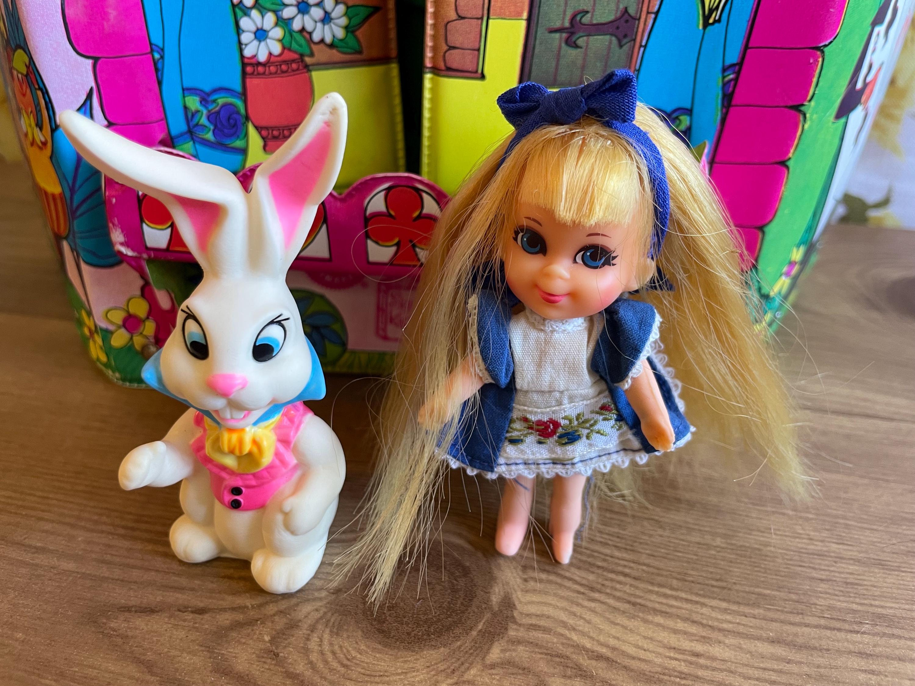 Alice in Wonderliddle Play Set - Storybook Kiddle - Mattel Alice in Wonderliddle Play Set - Storybook Kiddle - Mattel