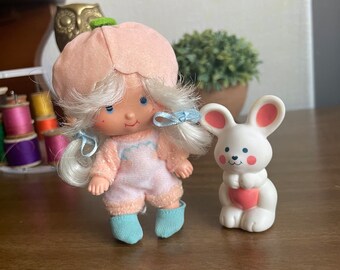 Apricot with Hopsalot Pet - Vintage Strawberry Shortcake Kenner 1980s