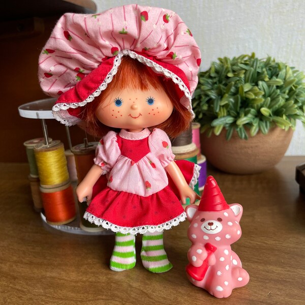 Strawberry Shortcake Party Pleaser with Custard Pet- Vintage Strawberry Shortcake  - Kenner 1980s