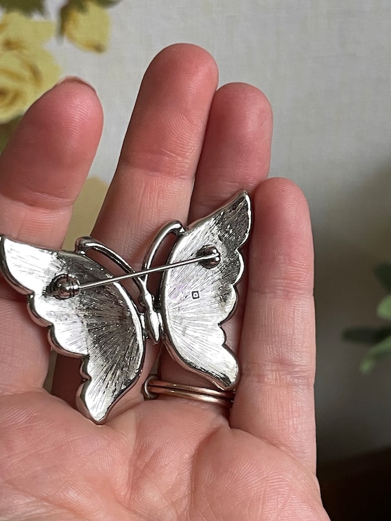 Avon “Whispering Wings” pin - Vintage 1991 Butter… - image 2
