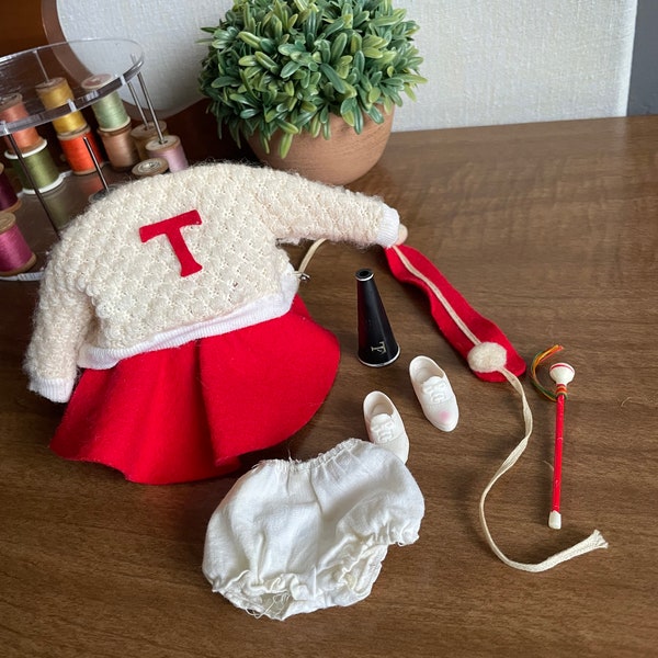 Tammy - Tenue de pom-pom girl - #9131-4 - Idéal pour la famille Tammy - Vêtements de poupée tendance des années 60