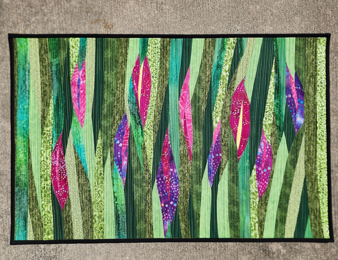 Hanging Quilt, Wall Hanging, Wall Quilt, Quilted Wall Hanging, Flower