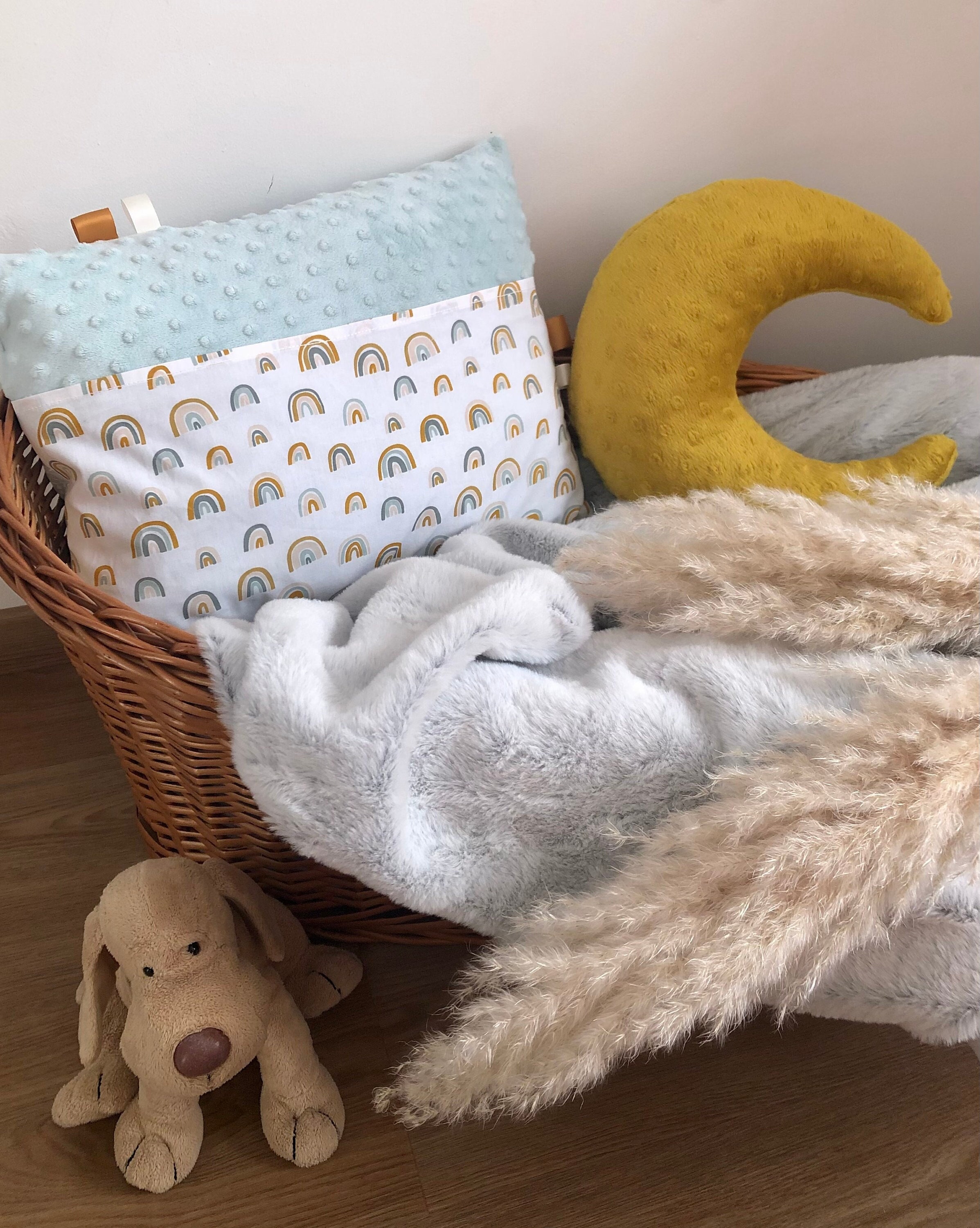 Coussin Décoratif Enfant/Coussin Range Pyjama Lune Arc-En-Ciel Étoiles Décoration Chambre Enfant