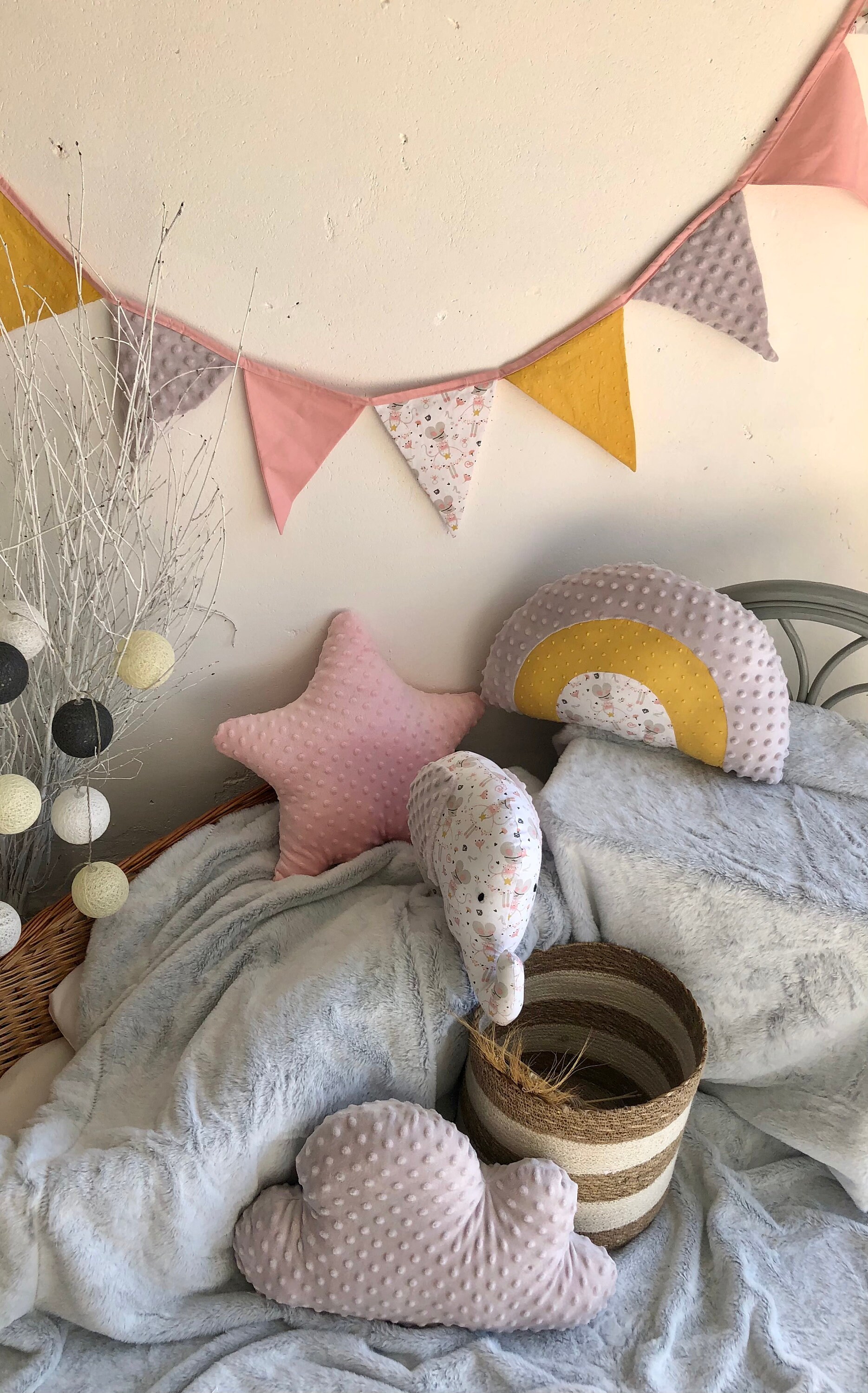 Décoration Chambre Enfant Fille/Déco Petites Souris Coussins Décoratifs Nuage Étoile Éléphant Arc-En