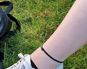 Black anklet. Dainty anklet. Beach anklet. Simple anklet. Casual anklet. Minimal anklet. Beach fashion. Nice for everyone to wear!