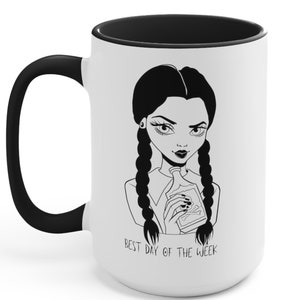 Grande quarta-feira Halloween assustador família Addams caneca de café preta em dois tons, 15 onças melhor presente do dia da semana