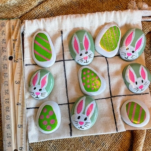 Tic-Tac-Toe temático de Pascua, regalo de cesta de Pascua, juego portátil, actividad de boda para niños, rocas pintadas de Pascua, favor de fiesta de Pascua, juego de viaje,