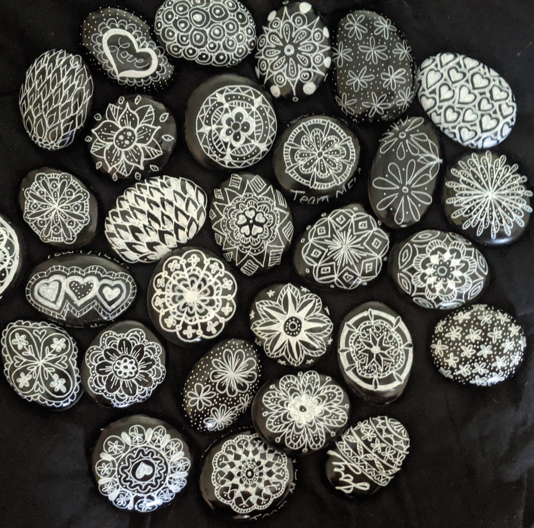 Black and White Painted Rocks Mandala Gift, Black and White Mandala