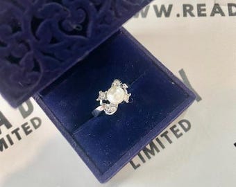 RING Pearl and Crystal Ring Style 2