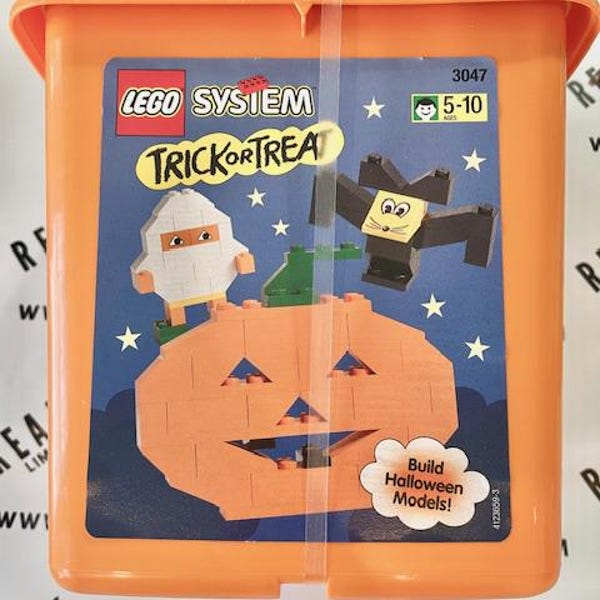 Vintage Lego Trick or Treat Halloween System 1998 250 PCS NEW 3047 with TUB