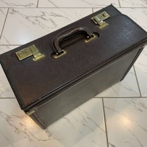 Vintage Heritage Brown Hard Case with Handle
