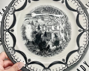 Assiette plate Royal Stafford Toile NEUVE Halloween Sorcières Citrouille Chat Noir Fantôme
