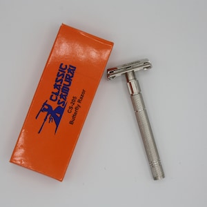 Classic Samurai Butterfly Twist to Open Double Edge Safety Razor