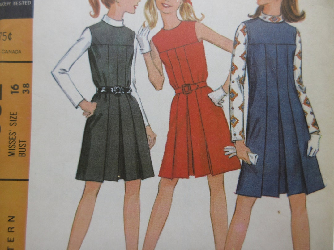 1960's McCall's Slim Fit or Flared Skirt Dress with Curved Fitted Waist detail - Bust 38