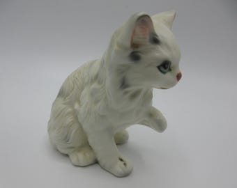 Lefton Persian Cat Figurine H1513 White Kitten Figurine