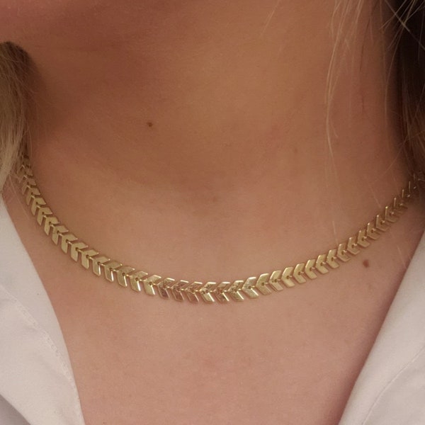 Gold Chevron Choker Necklace//Gold Chain Arrow Link Necklace//Filled Gold Short length Necklace for Layering