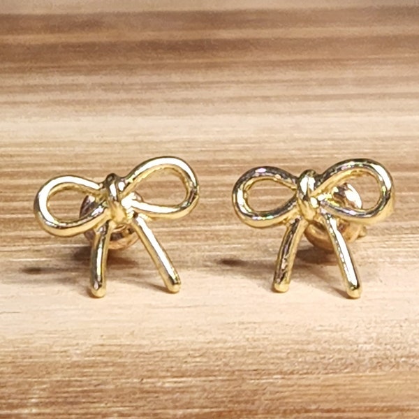 Bow Stud Earrings//Gold Silver// Simple Bow Earrings for Girls and Women// Metallic Shiny Small Studs