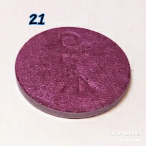 Flirt - High Impact Pressed Blush - dewy finish