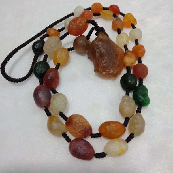 Collier de perles en AGATE de GOBI du désert mongol brut de couleur orange et rouge 100% naturel le plus rare