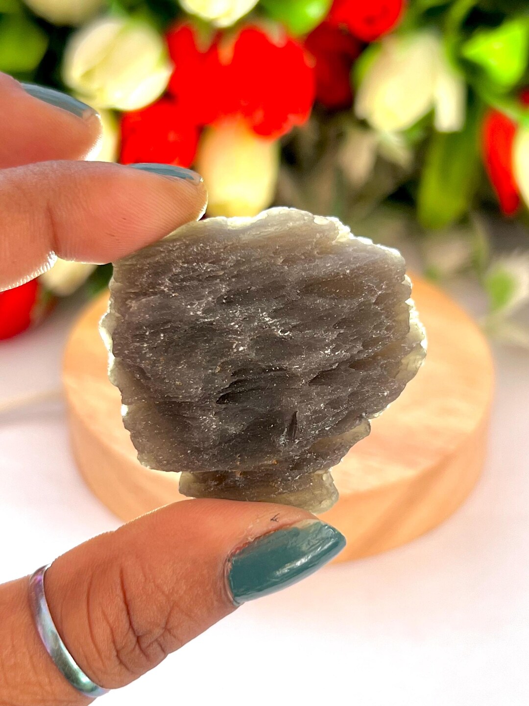 アグニマニタイト原石：インドネシア産鉱物標本、176カラット - Etsy 日本