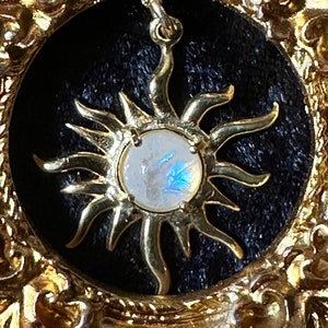 ETERNAL SUN MOONSTONE  925k Sterling Silver Necklace
