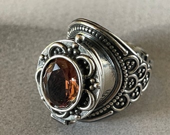 ZULTANITE,Diaspore Poison Ring 925K Sterling Silver, Color Changing Gem Adjustable Unisex Goth Ring, Pill Box Ring Handmade,Locket  Ring