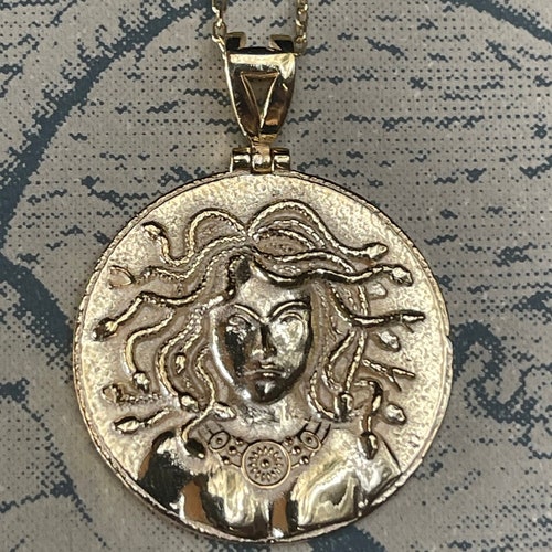 Gorgon necklace Clearance