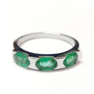 Silver Emerald Ring Men 1.5 Ct High Quality Emerald Band 4x6 mm Oval Emerald Ring 3 Stone Emerald Ring 925 Sterling Silver Mens Emerald Ring
