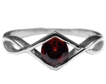 Natural Garnet Solitaire Ring January Birthstone Ring 1 Ct Garnet Anniversary Ring Minimalist Band Garnet Promise Ring Mothers Day Gift Ring