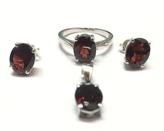 Set di gioielli in argento sterling con granato, orecchini con ciondolo e pietra portafortuna