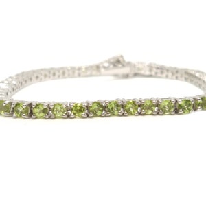 Delicate Peridot Bracelet 925 Silver Peridot Tennis Bracelet Round Tennis Peridot Bracelet 925 Silver Green Peridot Bracelet Bridal Bracelet