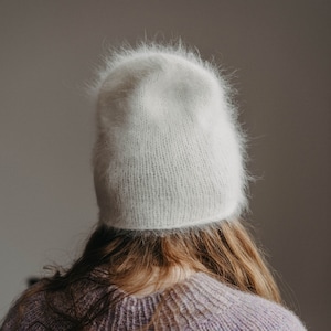 Weiße gestrickte Angora Mütze, Angora handgestrickte Mütze, slouchy Strickmütze, Muttertagsgeschenke
