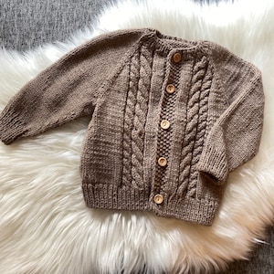 Toddler Marrone Beige Mano lavorato a maglia cavo Merino Cardigan