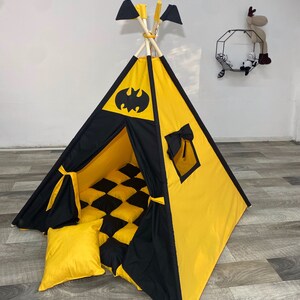 バットマン ティピー、男の子用ティピー、コットン プレイハウス、パーソナライズされたティピー、男の子用ウィグワム、ティピー フィユ アンファン、男の子へのギフト