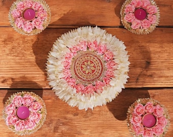 Wunderschöner Acryl Rangoli In Pfauenform – Handgemachte Bodendekoration Mit Pailletten & Steinen Für Diwali, Weihnachten & Feste