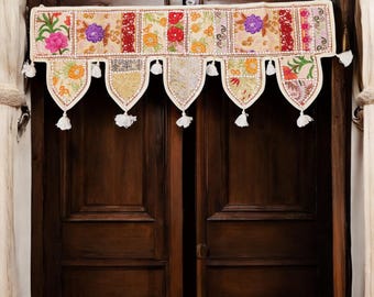 Patchwork Indian Toran: Vintage Textile Door Hanging with Tassels