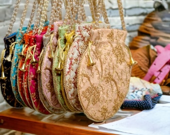 Indiase handgemaakte dames geborduurde clutch portemonnee Potli tas etui met trekkoord bruiloft gunst retourcadeau voor gasten gratis schip