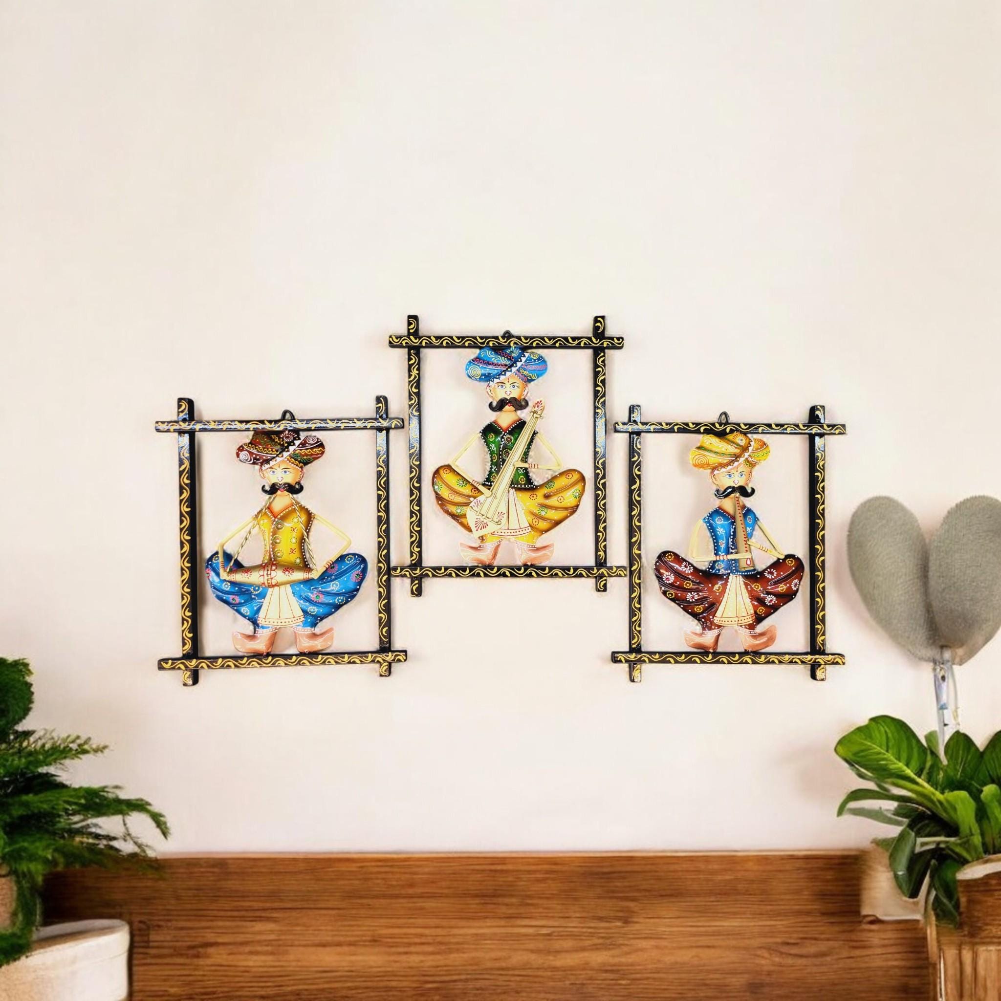 Wrought Iron Rajasthani Musician Wall Art: Traditional Indian