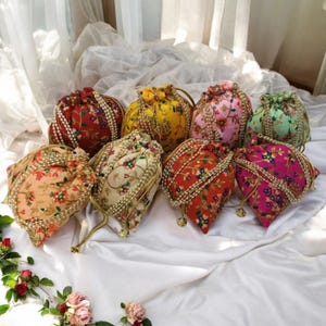 Bestickte Clutch Geldbörse Potli Bag Beutel Tasche Kordelzug Hochzeit Gunsten Rückgabe Geschenk für Gäste