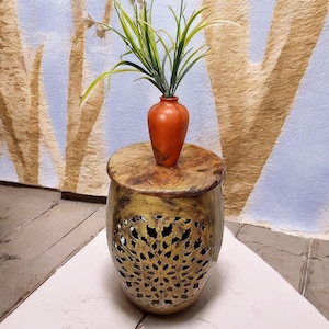 Hermoso taburete de metal para sentarse de bronce, decoración del hogar, decoración de mesa, decoración, Mudda, sala de estar,