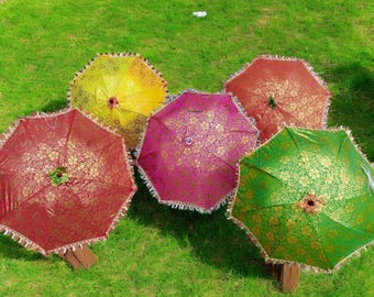 Paraguas decorativo con estampado dorado: sombrilla de tela sedosa, decoración de mehndi para bodas
