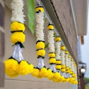 10 Strings Lot Beautiful Artificial Jasmine Flower Garlands With Marigold Flower Indian Decor Artificial Mogar Wedding Decor Fabric Jasmine